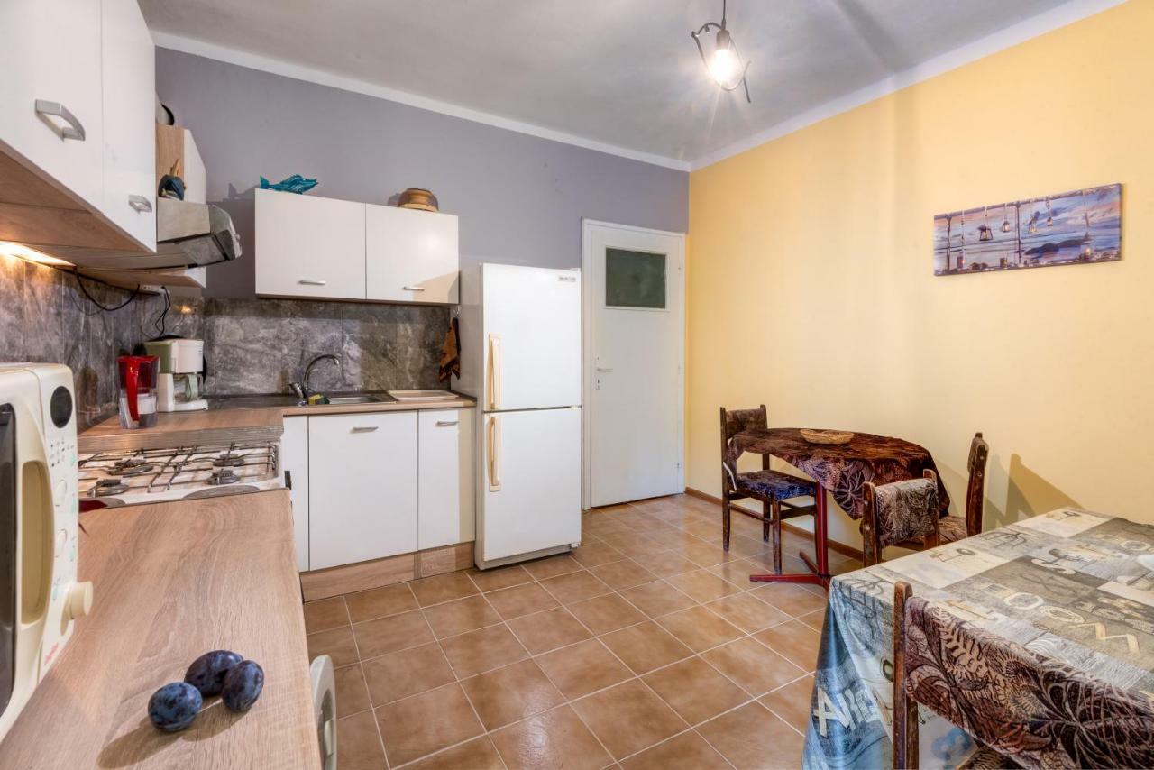 Super Center-Huge 2 Bedrooms Apartment Burgaz Dış mekan fotoğraf